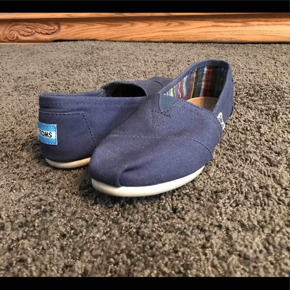Womens Classic Canvas Toms